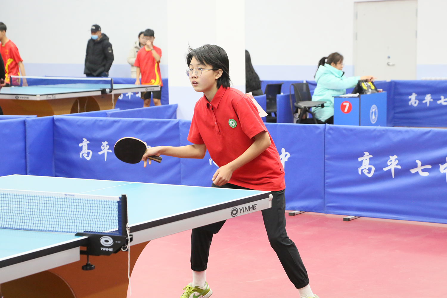 “乒”出精彩绽放青春丨我市中小学生2024年迎新乒乓球赛开赛(图2)