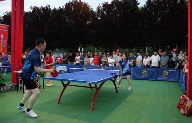 “全民健身运动三秦”——陕西省群众体育赛事五级联赛暨宝鸡市凤翔区第一届全民健身大赛2024年“老凤祥黄金珠宝杯”乒乓球团体赛火热威廉希尔WilliamHill开赛(图4)