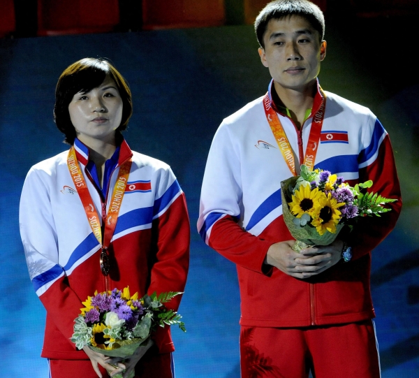 朝鲜乒乓球教练是中国队“老熟人”11年前巴黎获世乒赛混双冠军(图1)