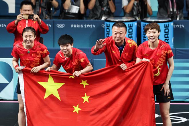 金牌从未旁落！陈梦、孙颖莎、王曼昱助中国女乒加冕奥运五连冠(图1)
