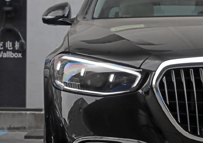 天生无畏的2024款奔驰迈巴赫S4804MATIC(图2)