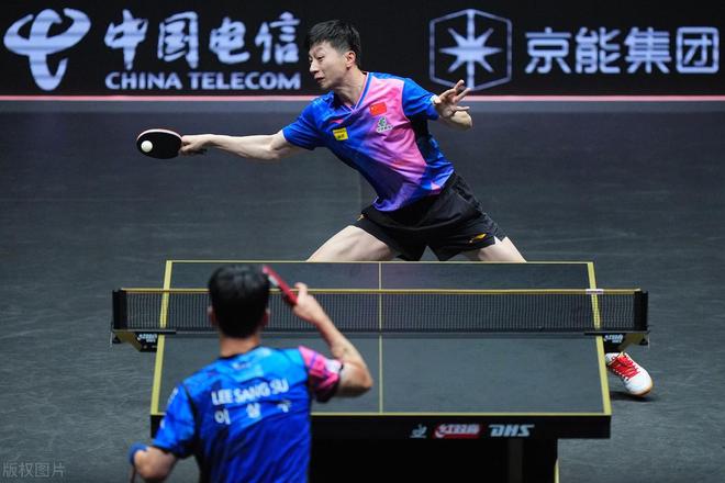 北京大满贯！男单8强出炉：国乒5人3大世界亚军出局马龙横扫WilliamHill(图1)