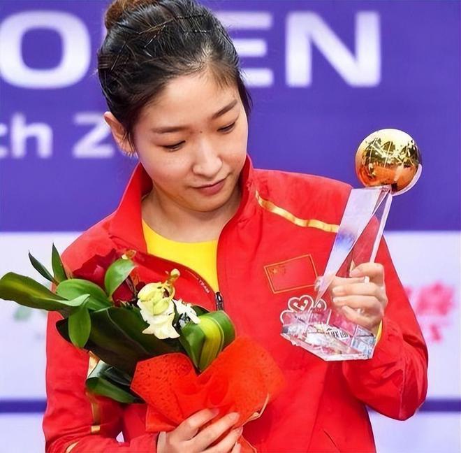 久违了！马龙、刘诗雯再度合体秀球技网友：青春一下就回来了！(图5)
