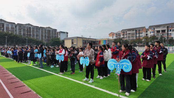 北川羌族自治县2024中小学生乒乓球、足球比赛火热开赛(图2)
