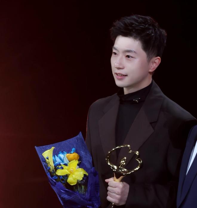 威廉希尔马龙樊振东王楚钦同框引得明星欢呼拍照太优秀也太帅气啦(图4)