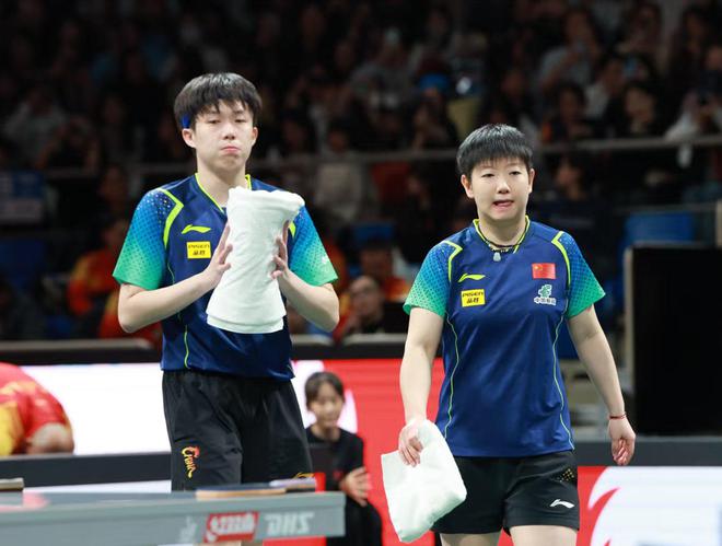孙颖莎成都封训曝光！16岁师妹当陪练莎头组合剑指世乒赛三连冠(图3)