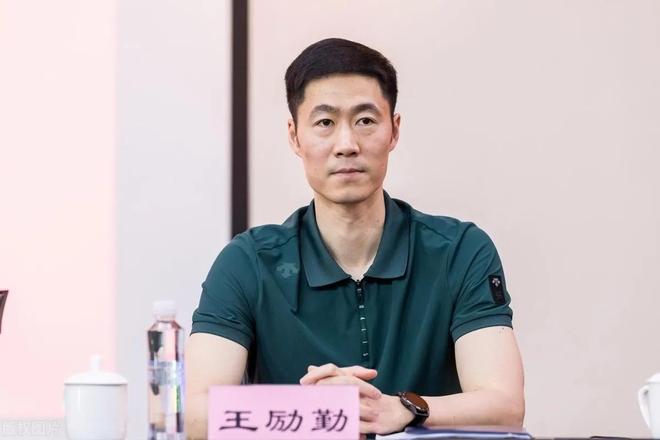 王励勤又一重大举措！乒超迎来四大改变樊振东现身训练场(图13)