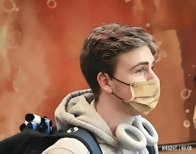 多哈世乒赛临近奥运男单亚军被无人机误伤！手指血流不止(图4)