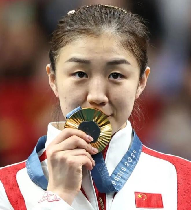 陈梦成为奥运女乒卫冕威廉希尔第三人后为何备受争议？其实原因只有一个(图2)