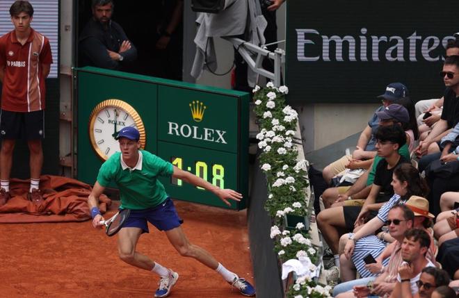 德约离法网百胜差1场！男单前八种子2人失守13位种子闯入16强(图3)