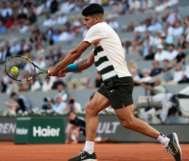 德约离法网百胜差1场！男单前八种子2人失守13位种子闯入16强(图6)