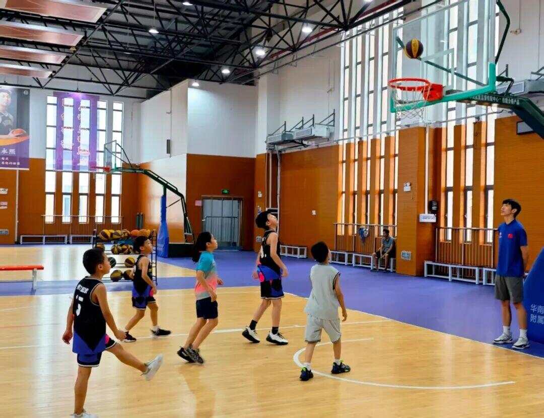 广州花都135所校园体育设施开放威廉希尔“10分钟健身圈”来了(图4)