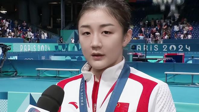 体坛天花板！陈梦受邀观礼阅兵网友惊呼原来她的地位这么高(图1)