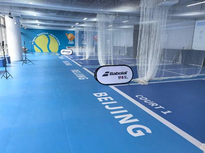 当代年轻人流行在学练馆打网球(图8)