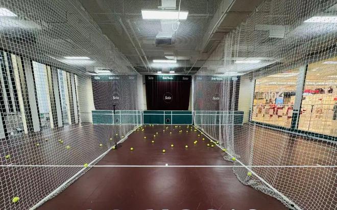 当代年轻人流行在学练馆打网球(图4)