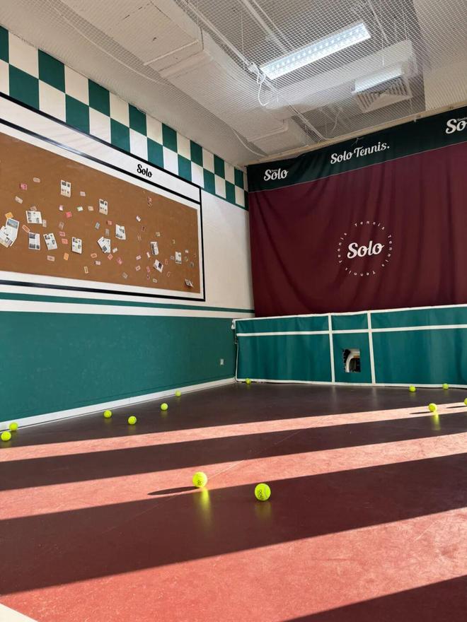 当代年轻人流行在学练馆打网球(图5)