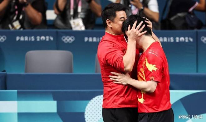 王皓找邱党闲聊关心樊振东！为弟子首场失利发声提到了林高远(图6)