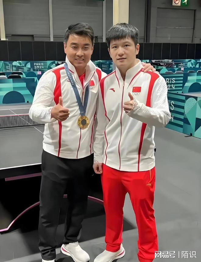 王皓找邱党闲聊关心樊振东！为弟子首场失利发声提到了林高远(图5)