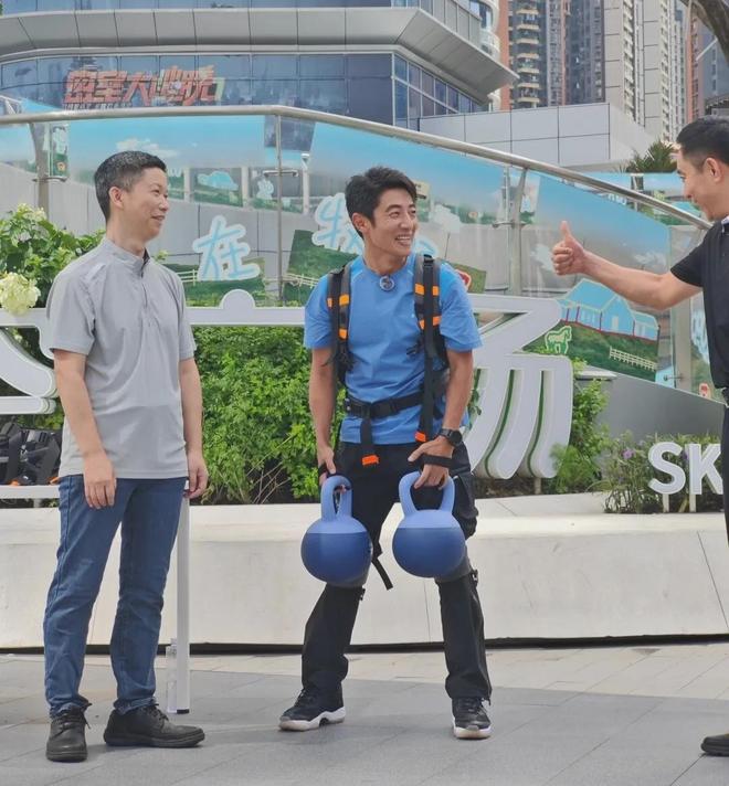 撒贝宁把机器人梗玩出续集！(图4)