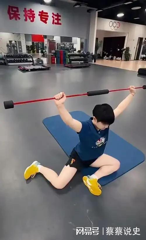 国乒女团刚夺冠孙颖莎就登上日本杂志封面把江湖地位展露无遗(图14)