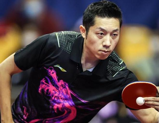 罕见的中国男乒吃蛋糕合影：樊振东最帅许昕一细节证明身体不好(图3)