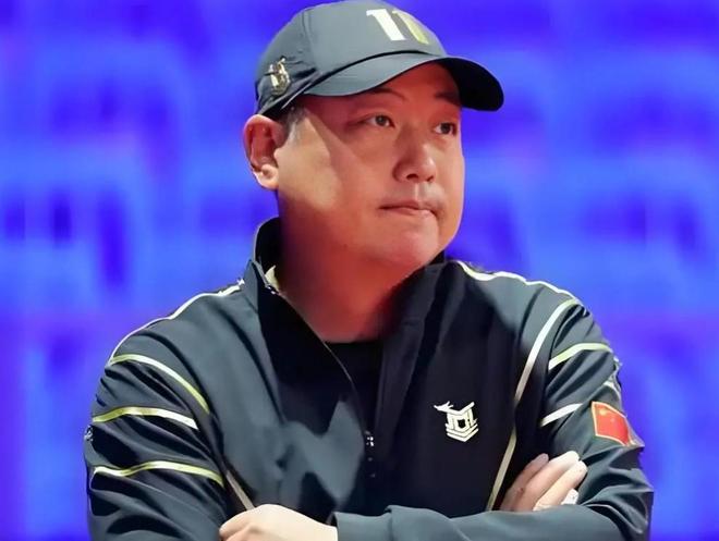 罕见的中国男乒吃蛋糕合影：樊振东最帅许昕一细节证明身体不好(图5)