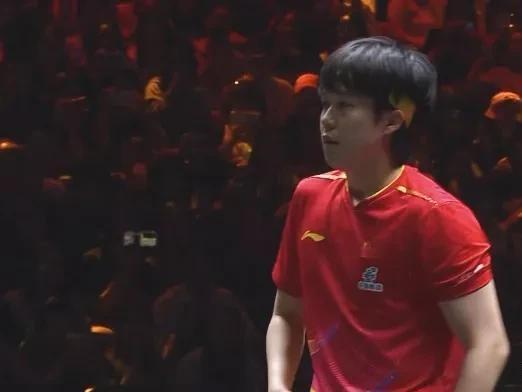 全运会乒乓球半决赛-国乒两大天王顶级之战！王楚钦挑战樊振东(图2)