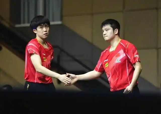 真逗：DeepSeek居然回答说巴黎奥运男单冠军是王楚钦樊振东笑了(图1)