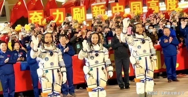 牺牲太大！王亚平曾谈太空之旅的辛酸落地后身体弱连路都走不了(图8)