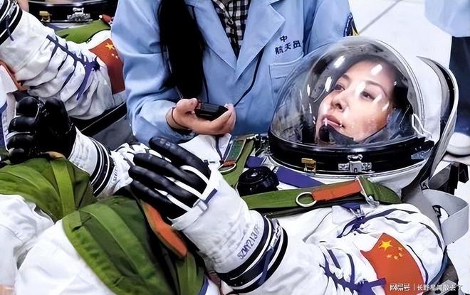 牺牲太大！王亚平曾谈太空之旅的辛酸落地后身体弱连路都走不了(图4)