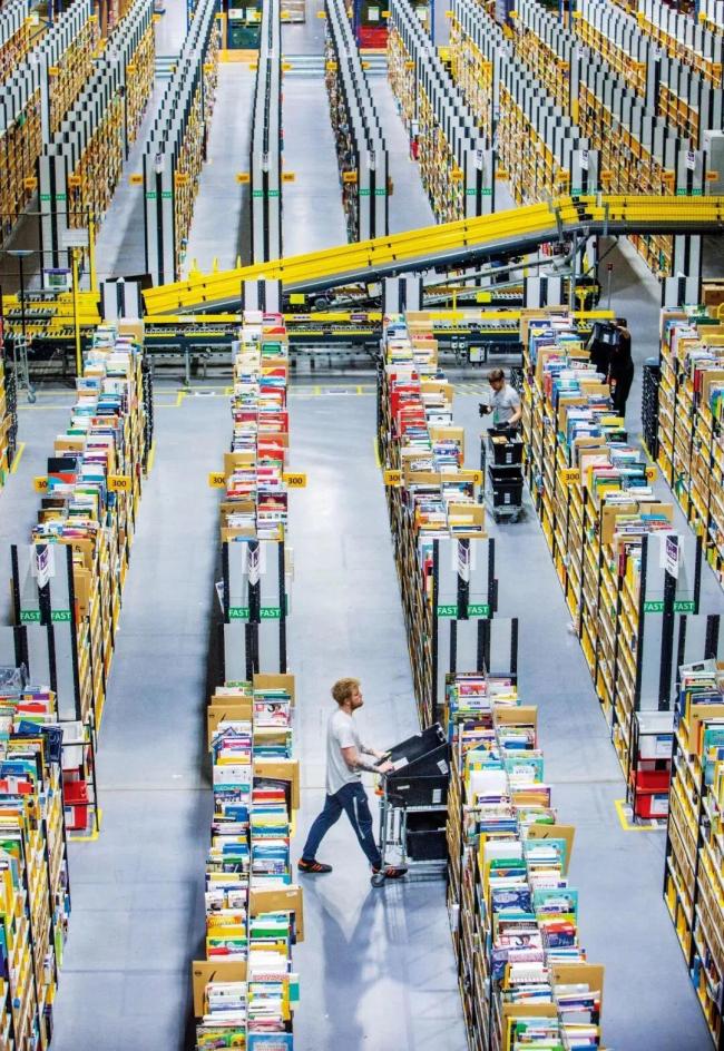 巨头裁员这次史无前例！大厂员工们正在帮AI取代自己(图1)