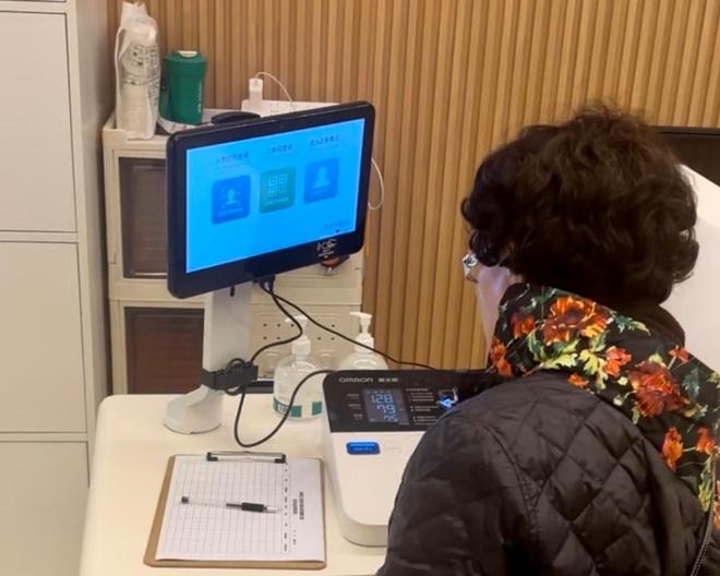 上海75岁老人开始上健身课银发健身是蓝威廉希尔WilliamHill海市场吗？(图6)