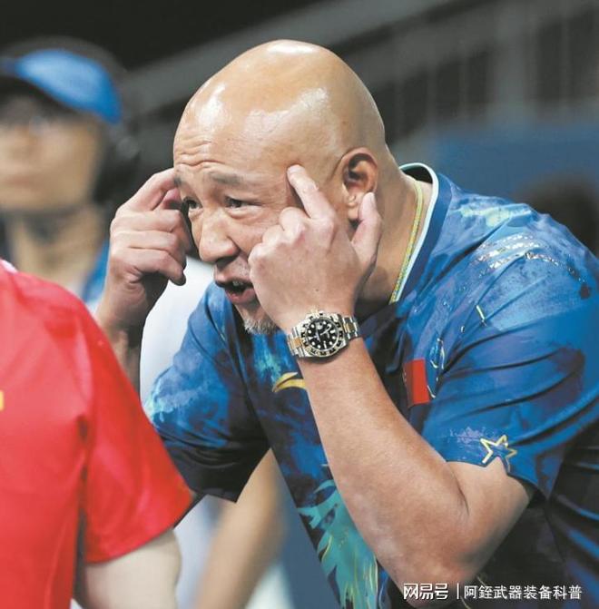 虎父无犬子：肖战23岁儿子为全家争光添彩(图18)