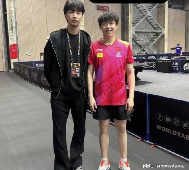 虎父无犬子：肖战23岁儿子为全家争光添彩(图15)