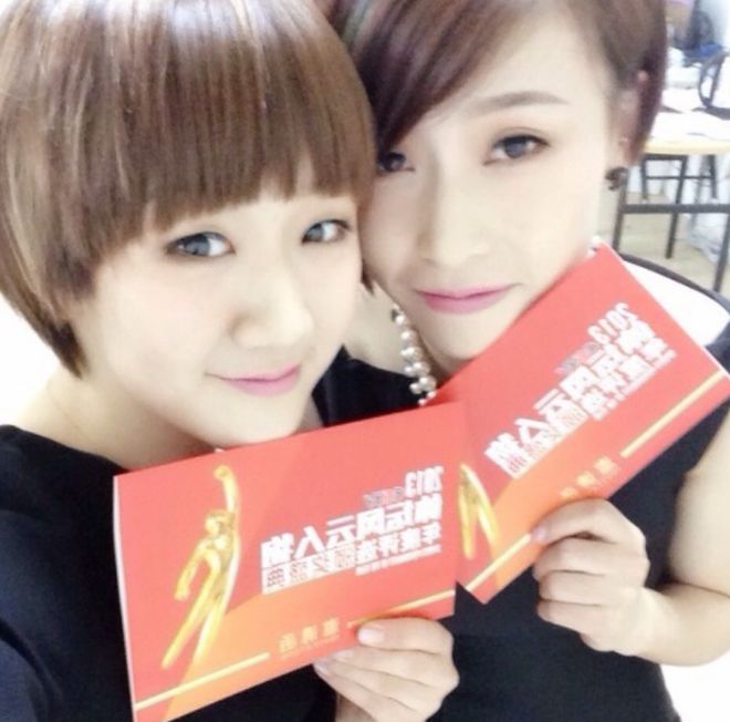 WilliamHill罕见的乒乓球世界冠军的合影：她们两个创造了山东和山西的历史(图1)