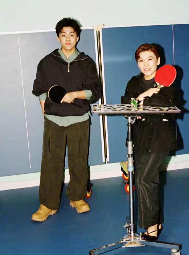 邓亚萍没想到除了身高哪哪都像自己的19岁儿子已经开始争光了(图19)