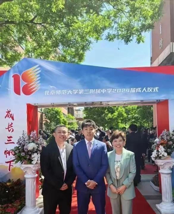 邓亚萍没想到除了身高哪哪都像自己的19岁儿子已经开始争光了(图5)