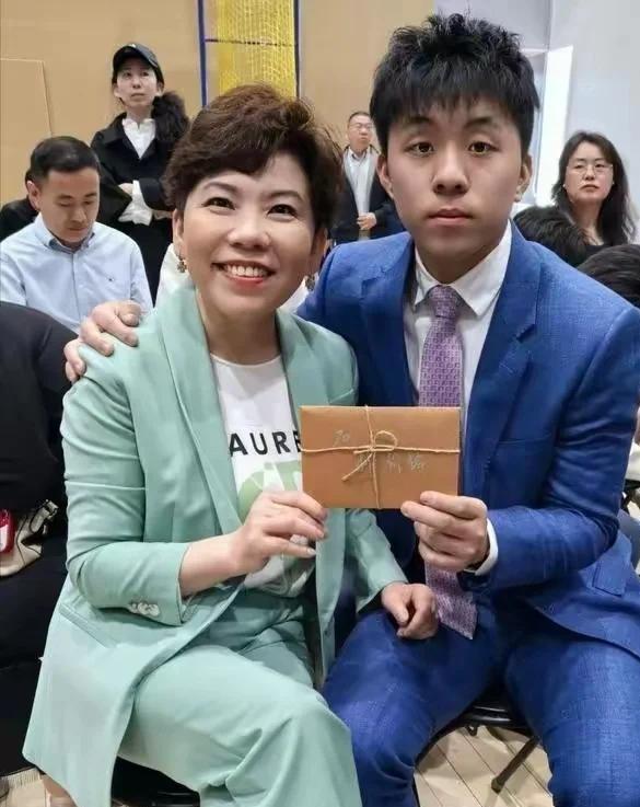 邓亚萍没想到除了身高哪哪都像自己的19岁儿子已经开始争光了(图7)