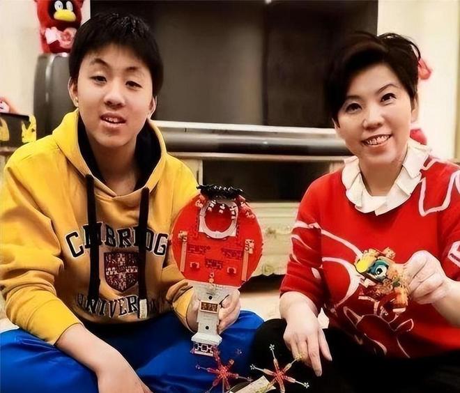 邓亚萍没想到除了身高哪哪都像自己的19岁儿子已经开始争光了(图9)