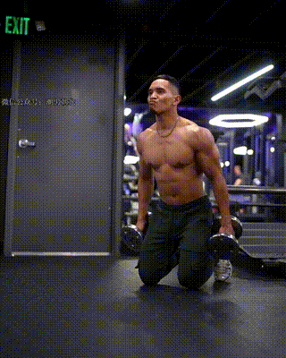 4个哑铃练全身的动作助你高效燃脂降低体脂率！(图3)