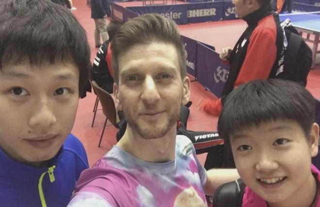 国外还是认樊振东。Adam：他去伦敦世乒赛时王楚钦将成队内二号(图4)