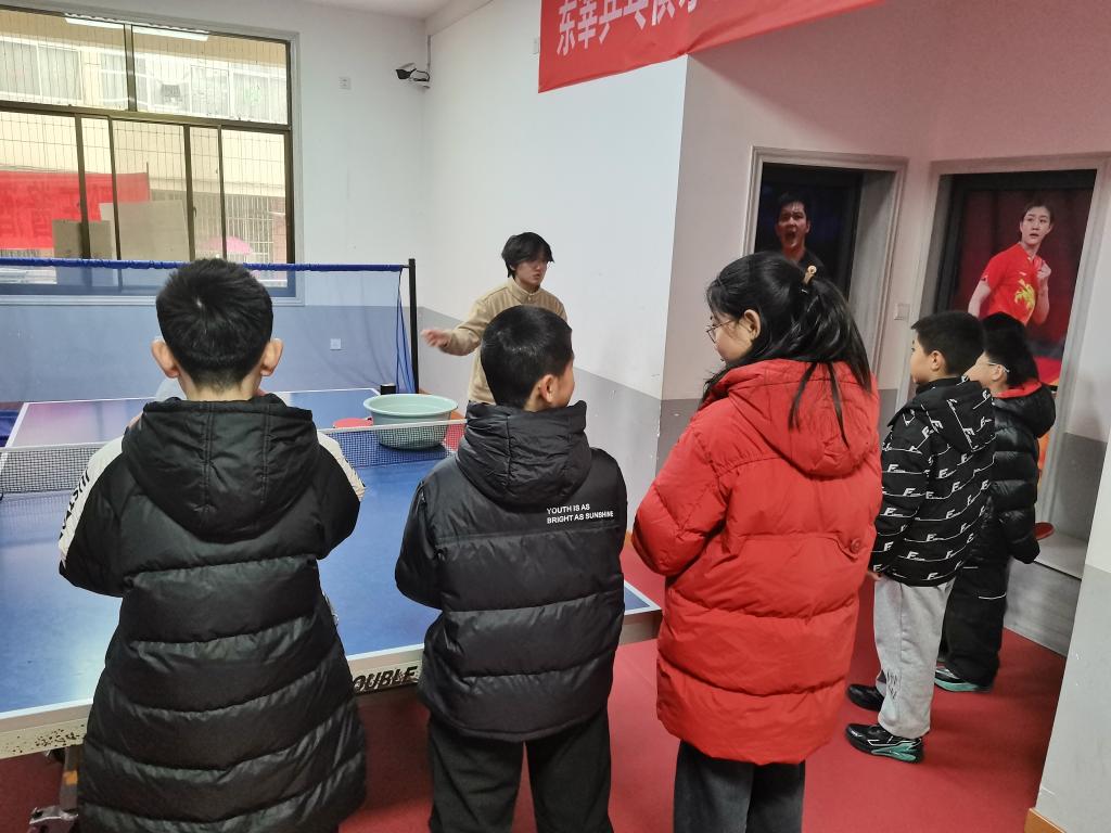 西安交大学子用公益点亮山区孩子的“乒乓梦”(图8)