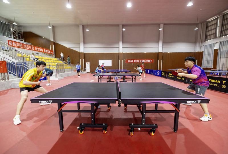 皖美威廉希尔十六运丨以球逐梦“乒”劲十足——宿州市乒乓球队备战省运会侧记(图1)