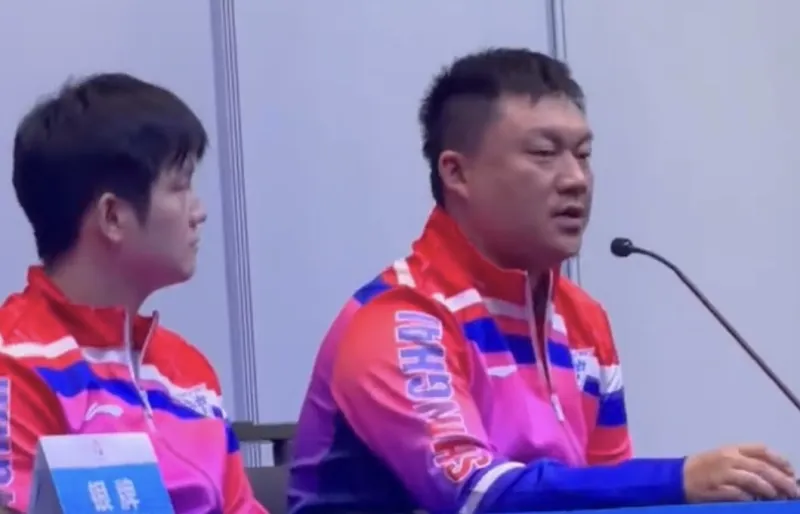 流言板]上海男乒教练张洋：祝贺北京队夺得冠军；希望我们越来越好(图1)