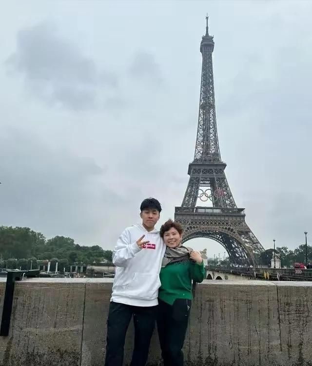 邓亚萍儿子：身高1米85继承母亲天赋为国争光母子共用一张脸(图6)