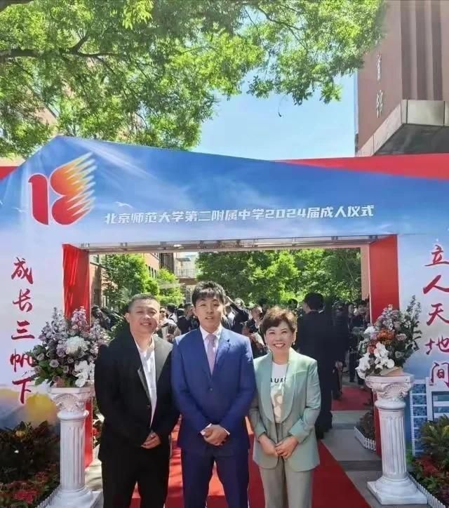 邓亚萍儿子：身高1米85继承母亲天赋为国争光母子共用一张脸(图9)