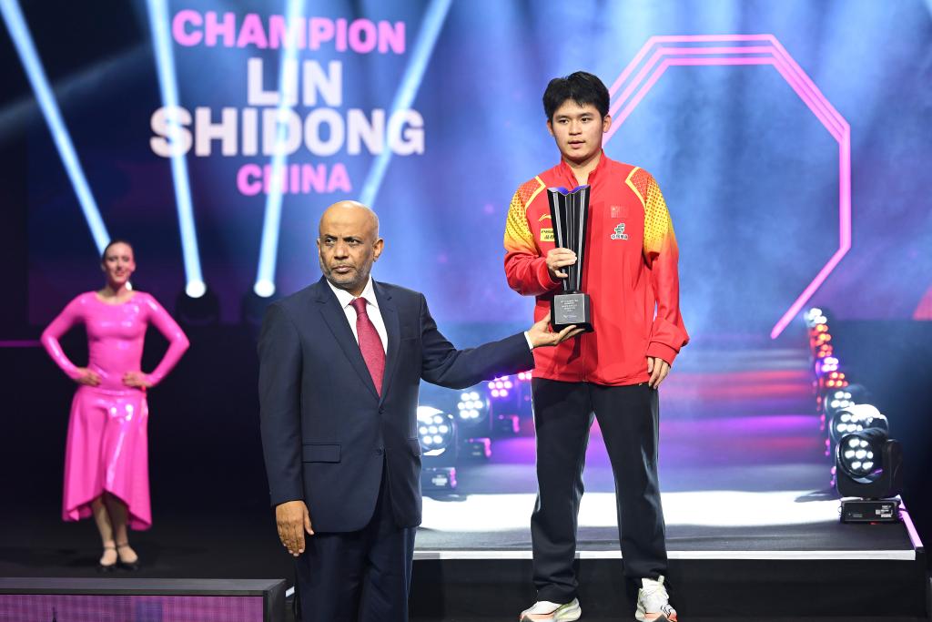 威廉希尔WTT法兰克福冠军赛：王曼昱、林诗栋夺冠(图2)